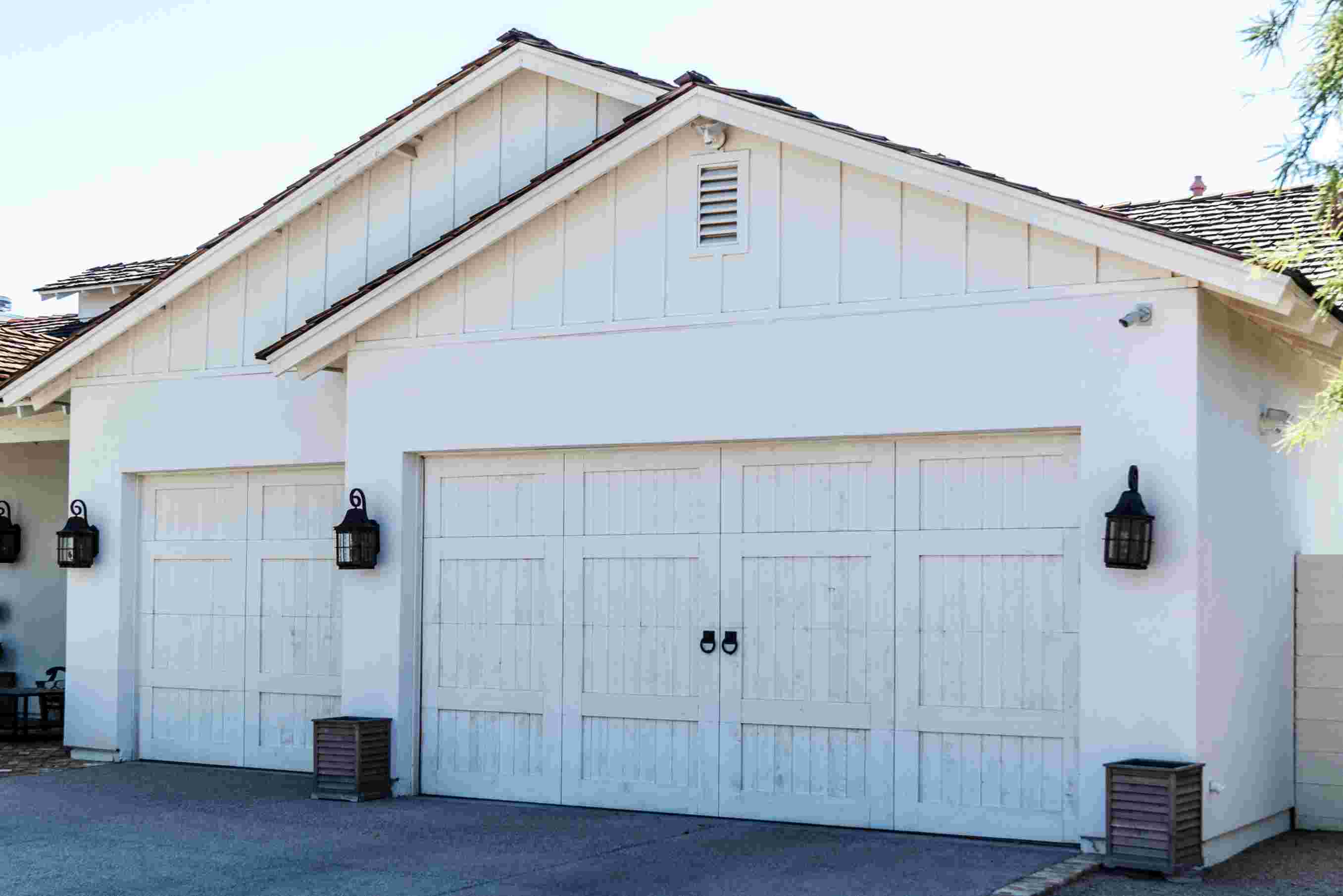 LE FROID ET VOTRE PORTE DE GARAGE : 3 PROBLÈMES FRÉQUEMMENT RENCONTRÉS image garage door