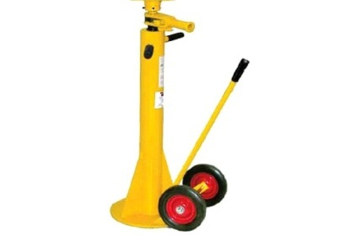 Ratchet-Riser Trailer Stands